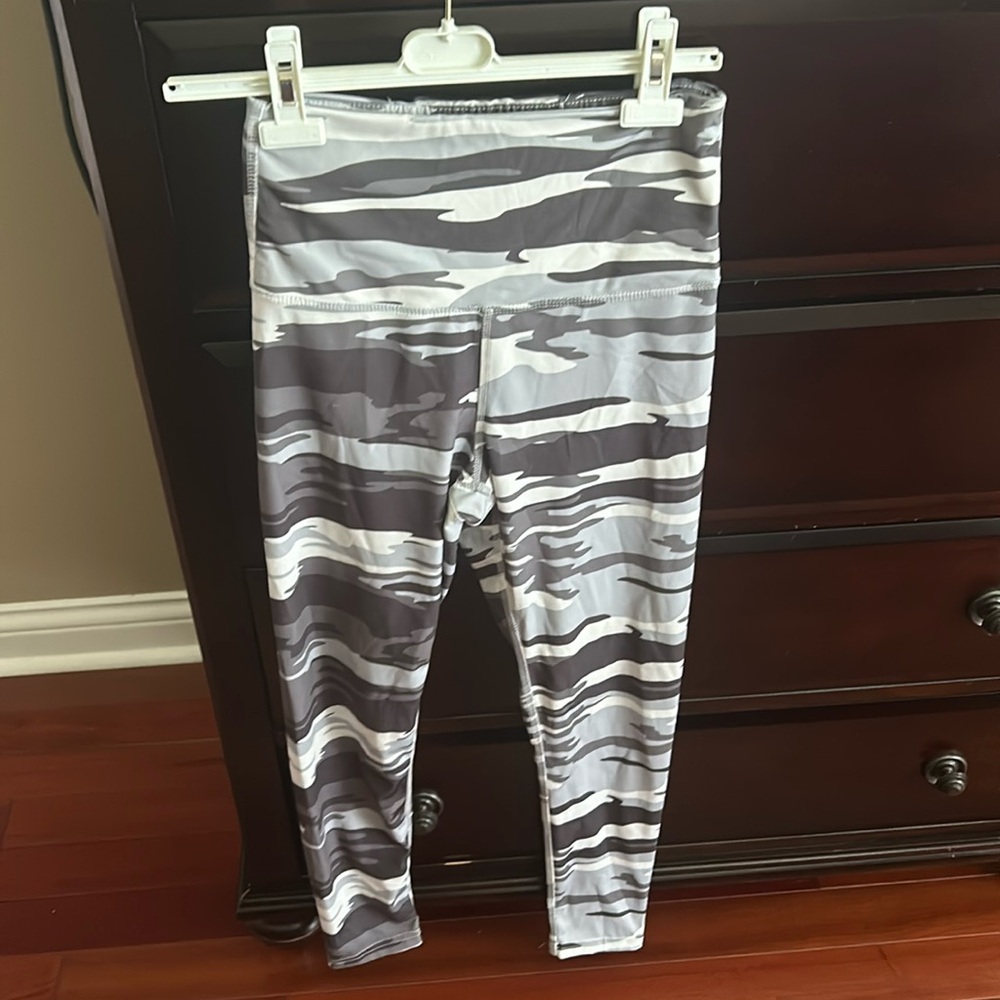 Grey camouflage leggings